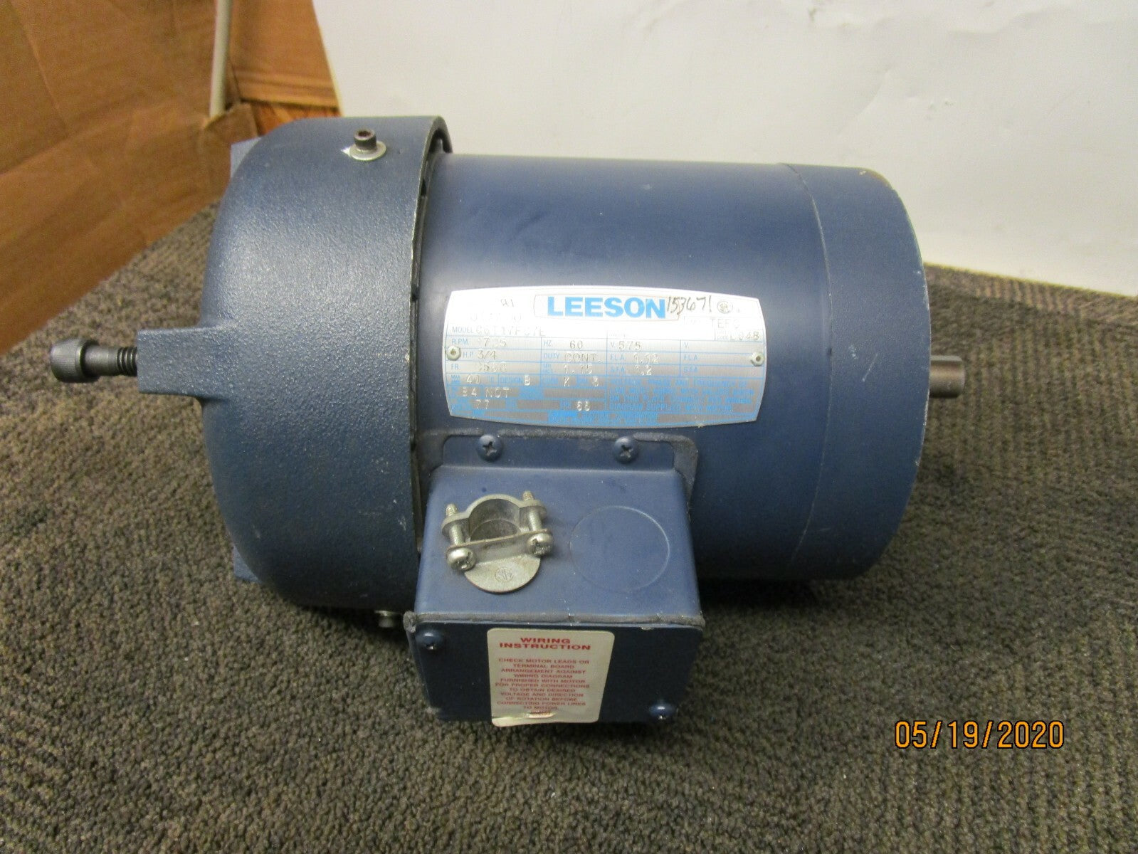 Moteur Leeson 3/4CV 1800 tr/min 575V 3PH 60Hz 56C corps rond TEFC